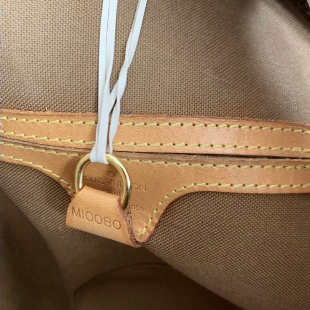 Louis Vuitton backpack - Picture 4 of 5